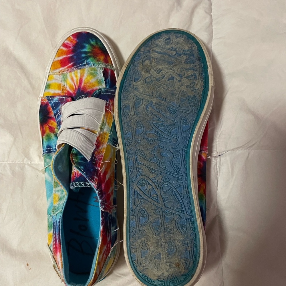 Colorful Tie-Dye BlowFish Women’s Sneakers - Picture 2 of 2